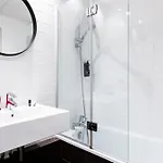 Hotel Ibis Centre Champ De Mars 3*
