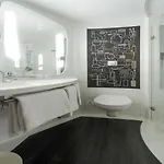 Hotel Ibis Centre Champ De Mars 3*