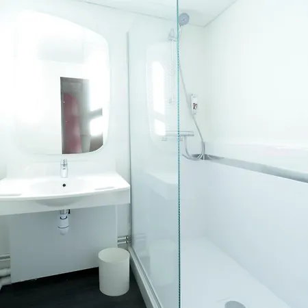 Ibis Centre Champ De Mars 3*