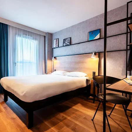 Otel Ibis Centre Champ De Mars Rouen
