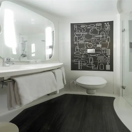 Hotell Ibis Centre Champ De Mars 3*