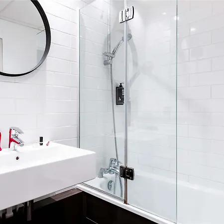 Ibis Centre Champ De Mars Hotel 3*