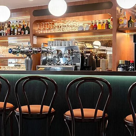 Ibis Centre Champ De Mars Hotel 3*