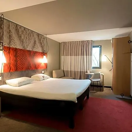 Ibis Centre Champ De Mars רואן