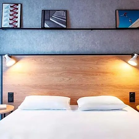 מלון Ibis Centre Champ De Mars 3*
