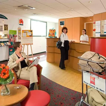 מלון Ibis Centre Champ De Mars 3*