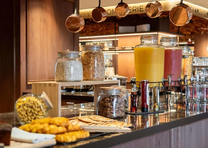 Ibis Centre Champ De Mars Hotel 3*