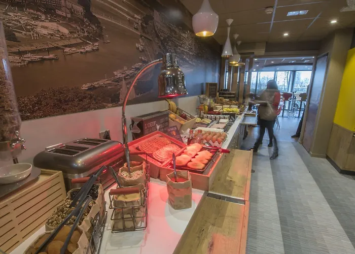 Отель Ibis Centre Champ De Mars 3*