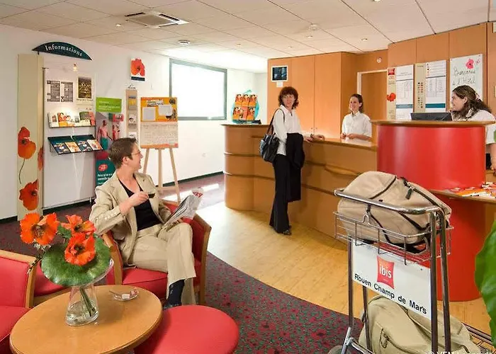 Hotel Ibis Centre Champ De Mars 3*